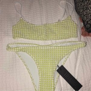 *RARE* Size M triangl bikini lime and white